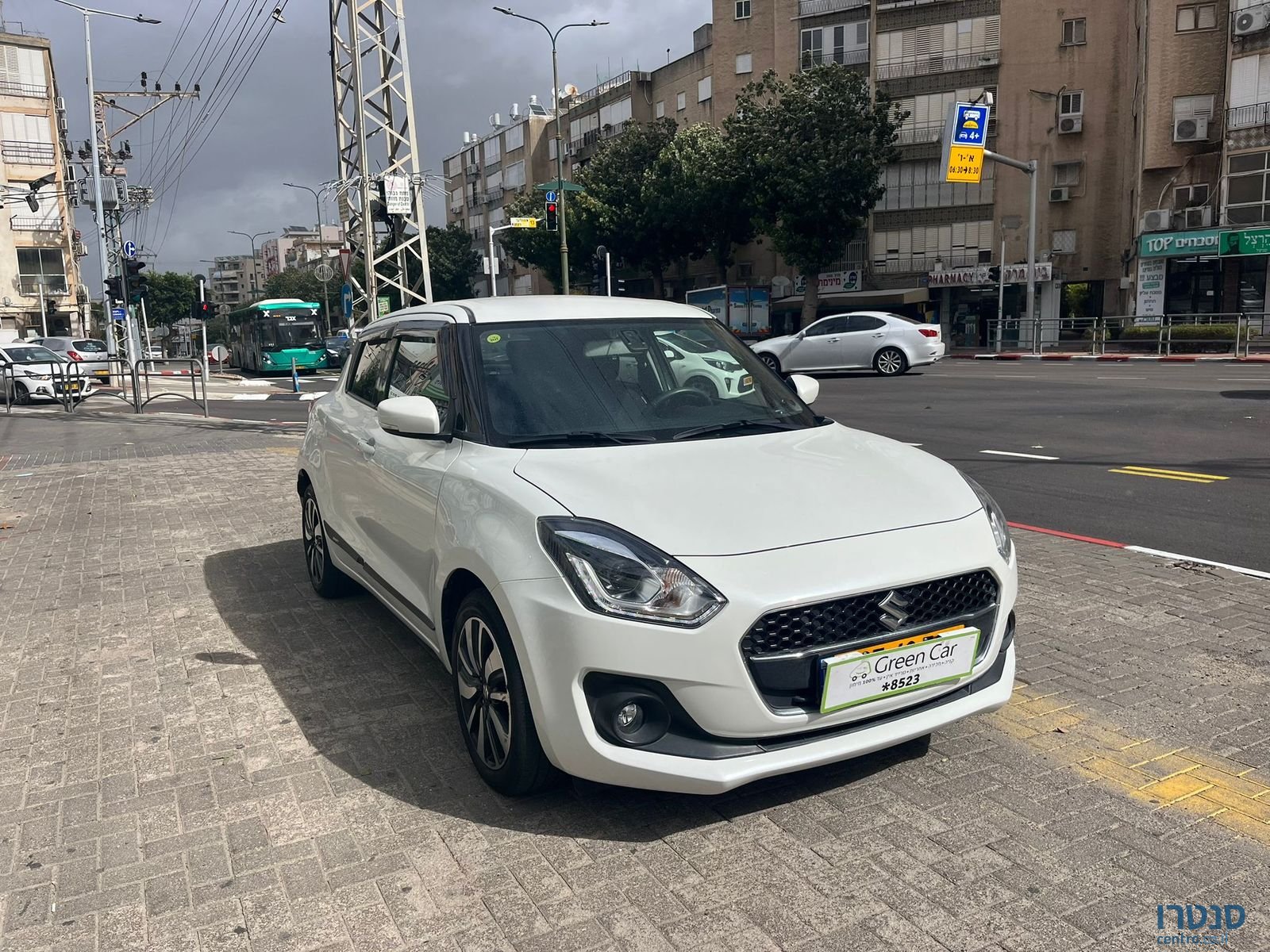 2020' Suzuki Swift GLX photo #7