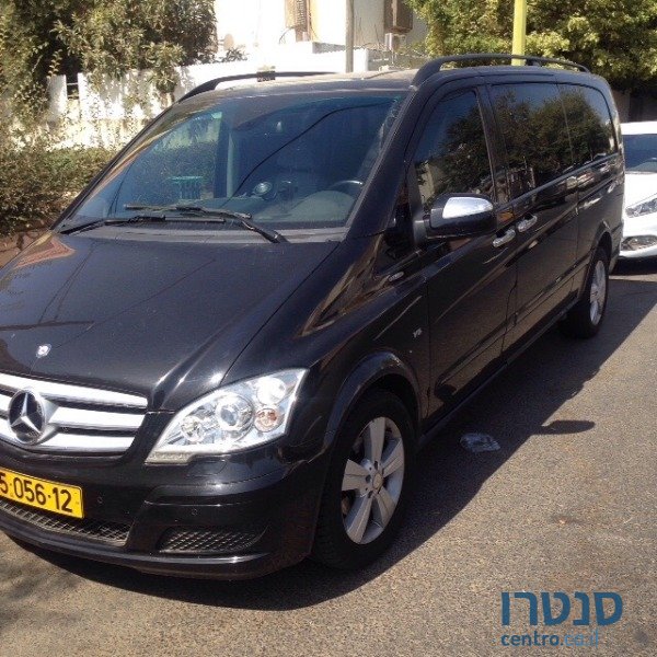 2012' Mercedes-Benz VIANO photo #2