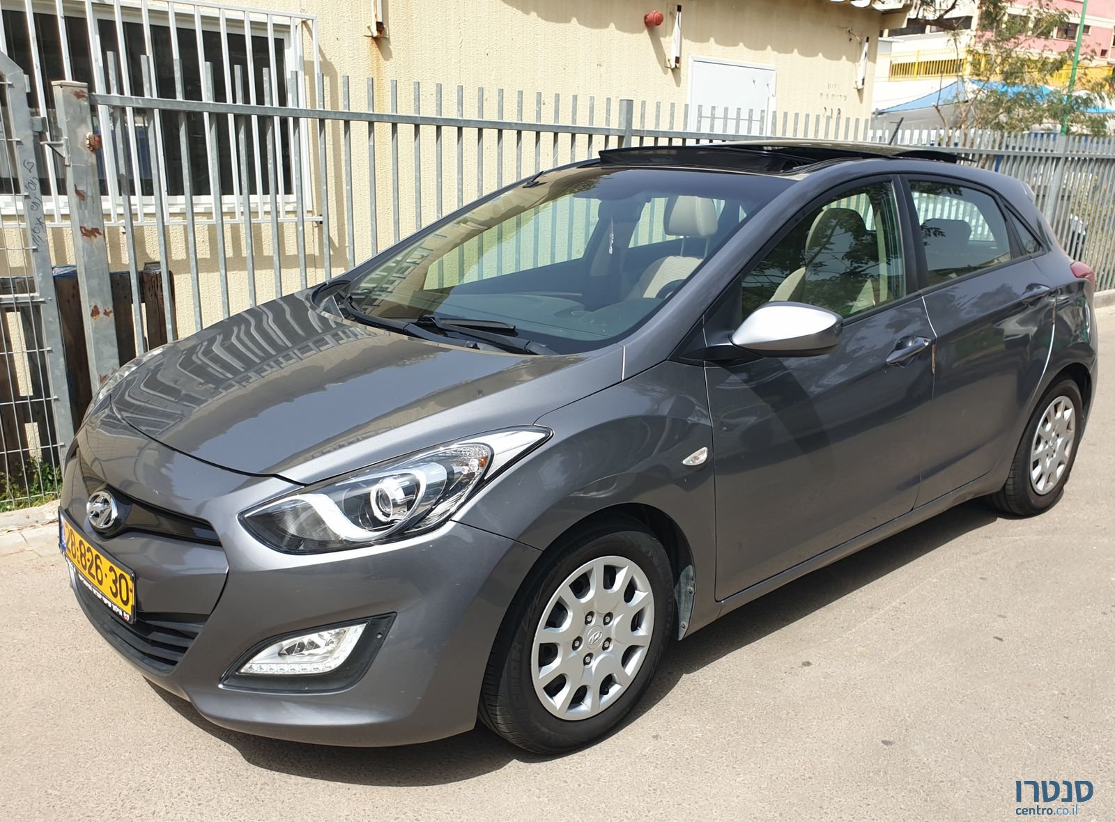 2014' Hyundai i30 photo #1