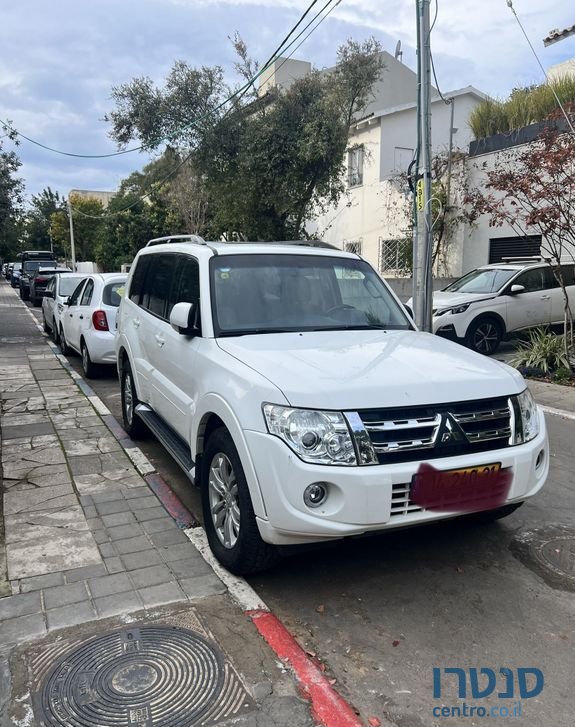 2014' Mitsubishi Pajero מיצובישי פג'רו photo #4