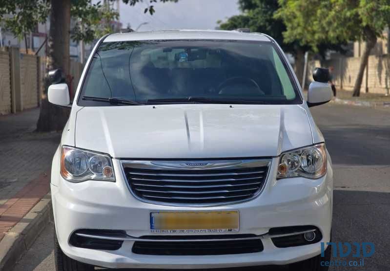 2016' Chrysler Grand Voyager קרייזלר גראנד וויאג'ר photo #2