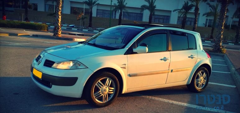 2004' Renault Megane photo #1