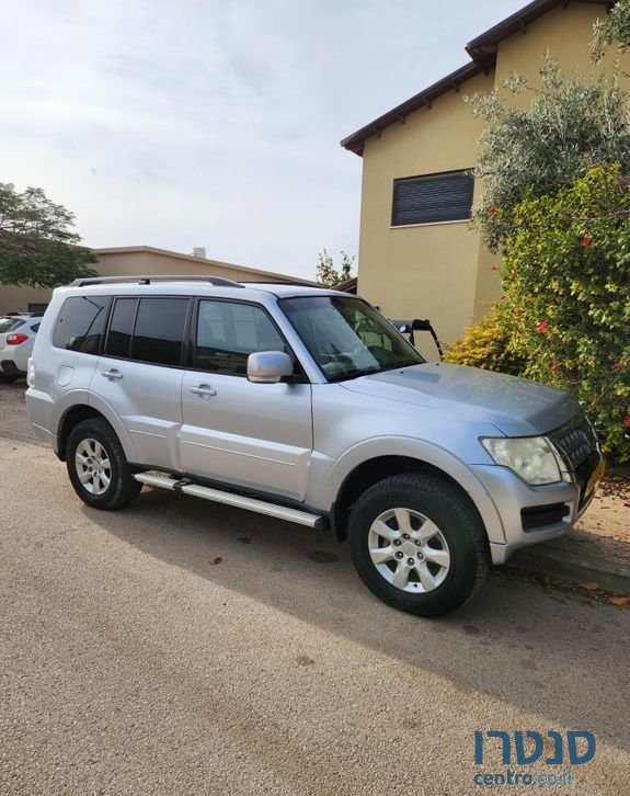 2015' Mitsubishi Pajero מיצובישי פג'רו photo #1
