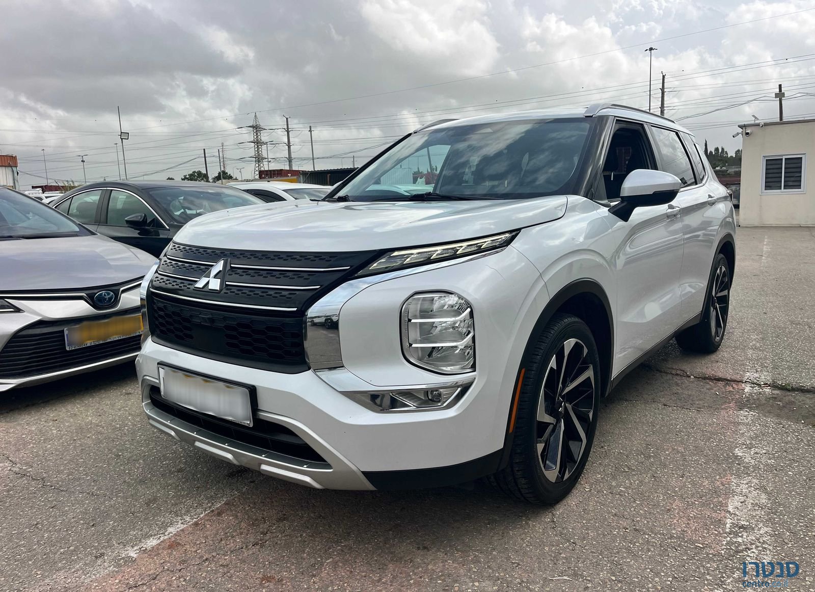 2021' Mitsubishi Outlander מיצובישי אאוטלנדר photo #3