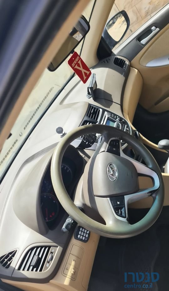 2013' Hyundai i25 יונדאי photo #6