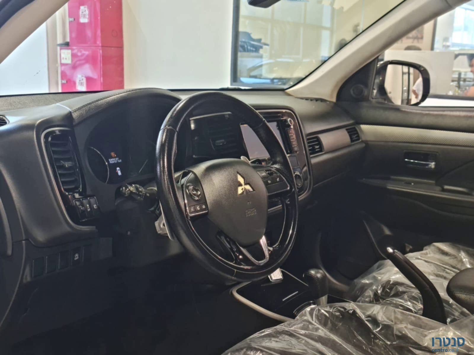 2017' Mitsubishi Outlander photo #5