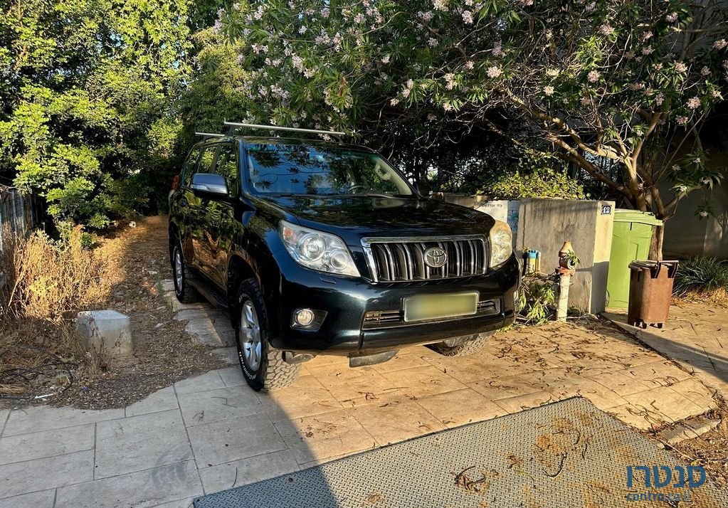 2010' Toyota Land Cruiser טויוטה לנד קרוזר photo #3