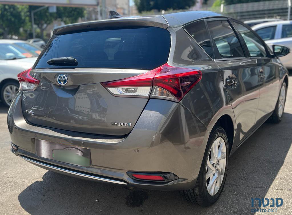 2019' Toyota Auris photo #3