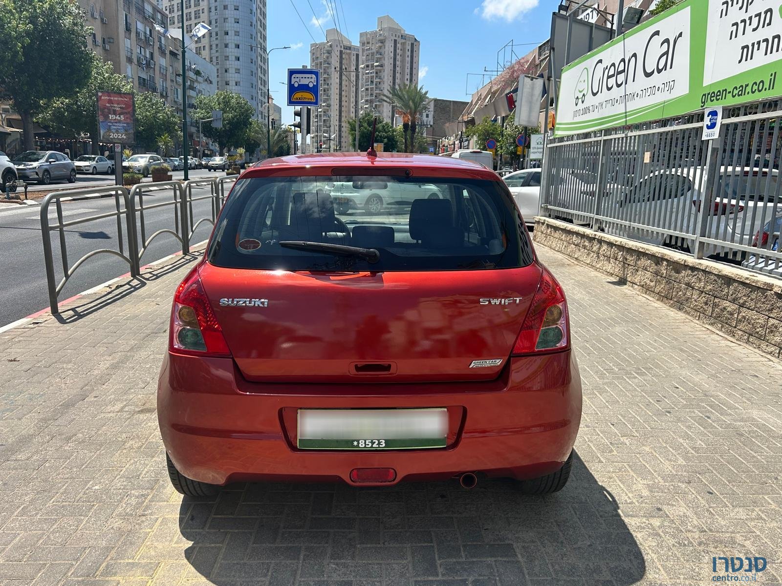 2010' Suzuki Swift photo #5