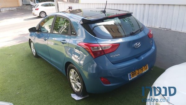 2010' Hyundai i30 photo #2