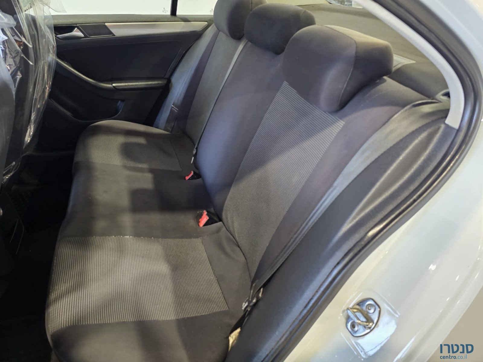 2016' Volkswagen Jetta photo #6