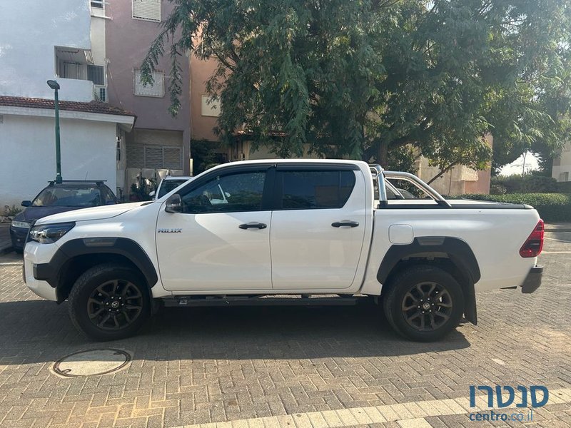 2022' Toyota Hilux 4x4 טויוטה היילקס photo #4