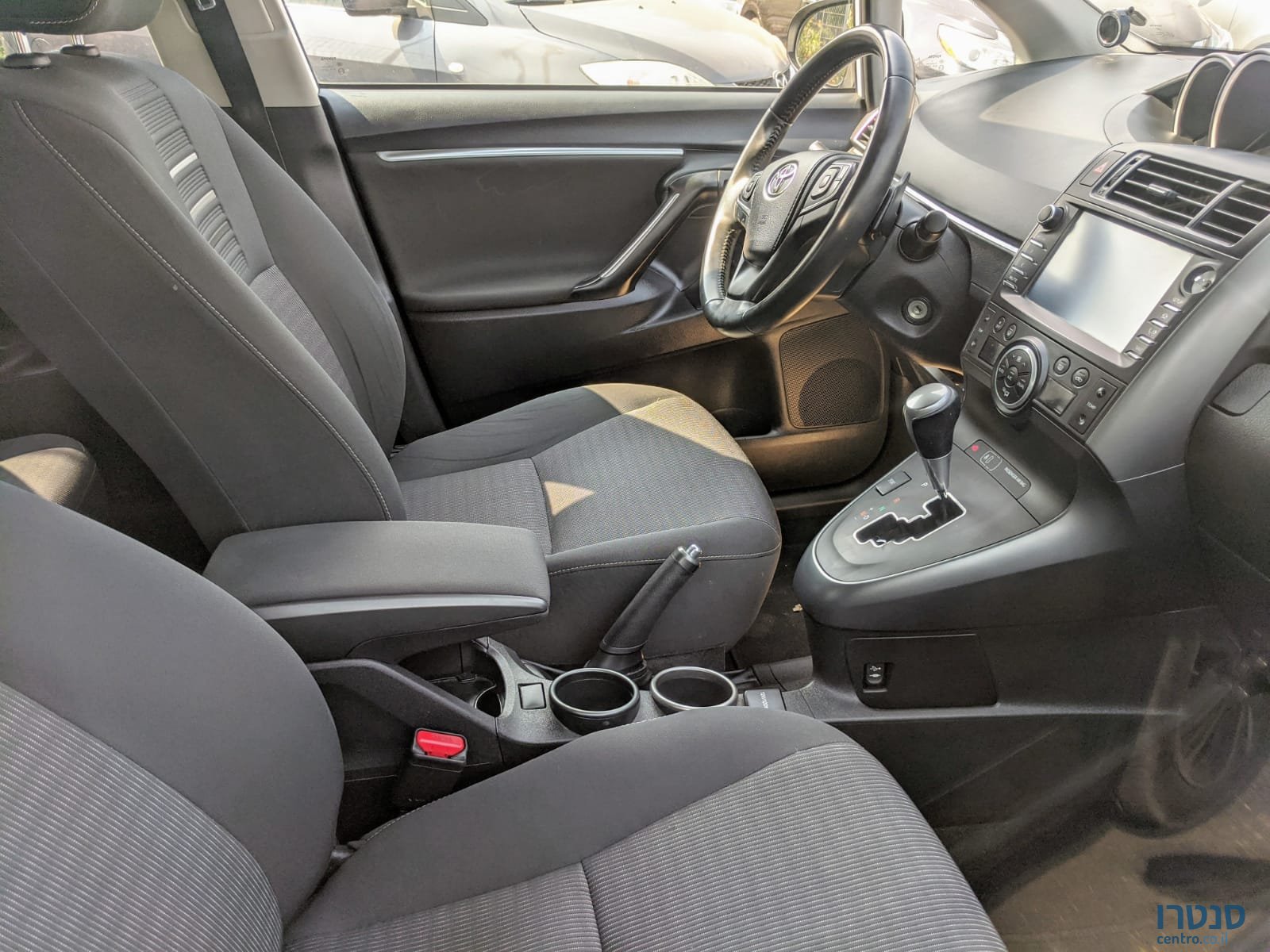 2017' Toyota Verso photo #4