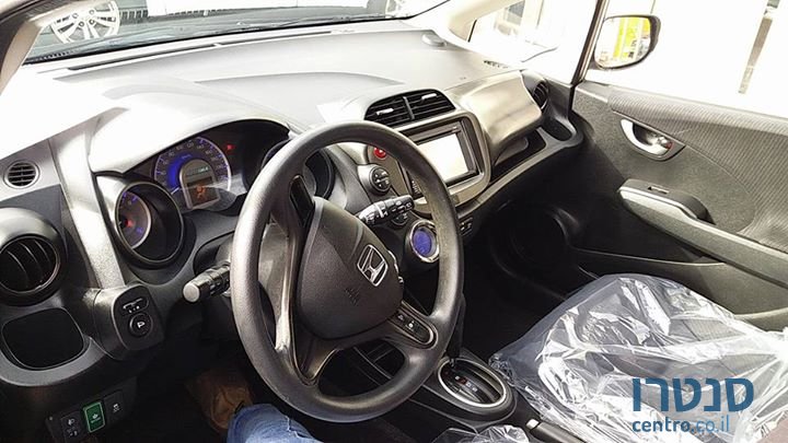 2015' Honda Jazz photo #3