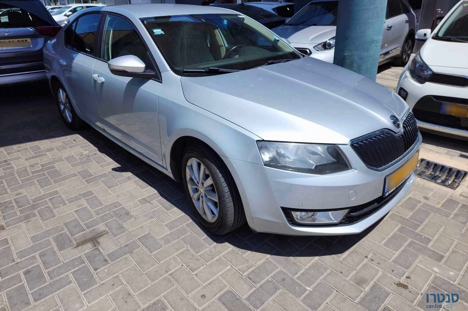 2015' Skoda Octavia photo #2