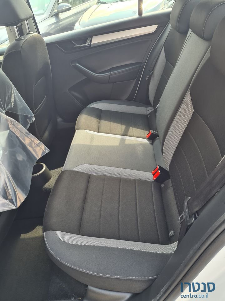 2016' Skoda Rapid photo #6