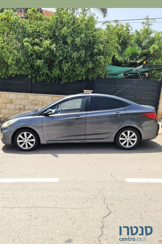 2013' Hyundai i25 יונדאי photo #5