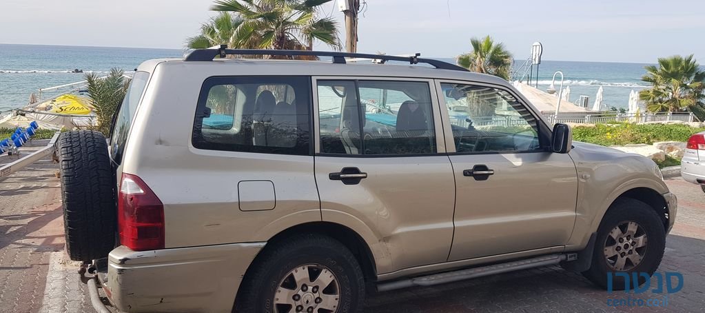 2006' Mitsubishi Pajero מיצובישי פג'רו photo #4