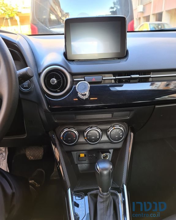 2022' Mazda 2 מאזדה photo #3