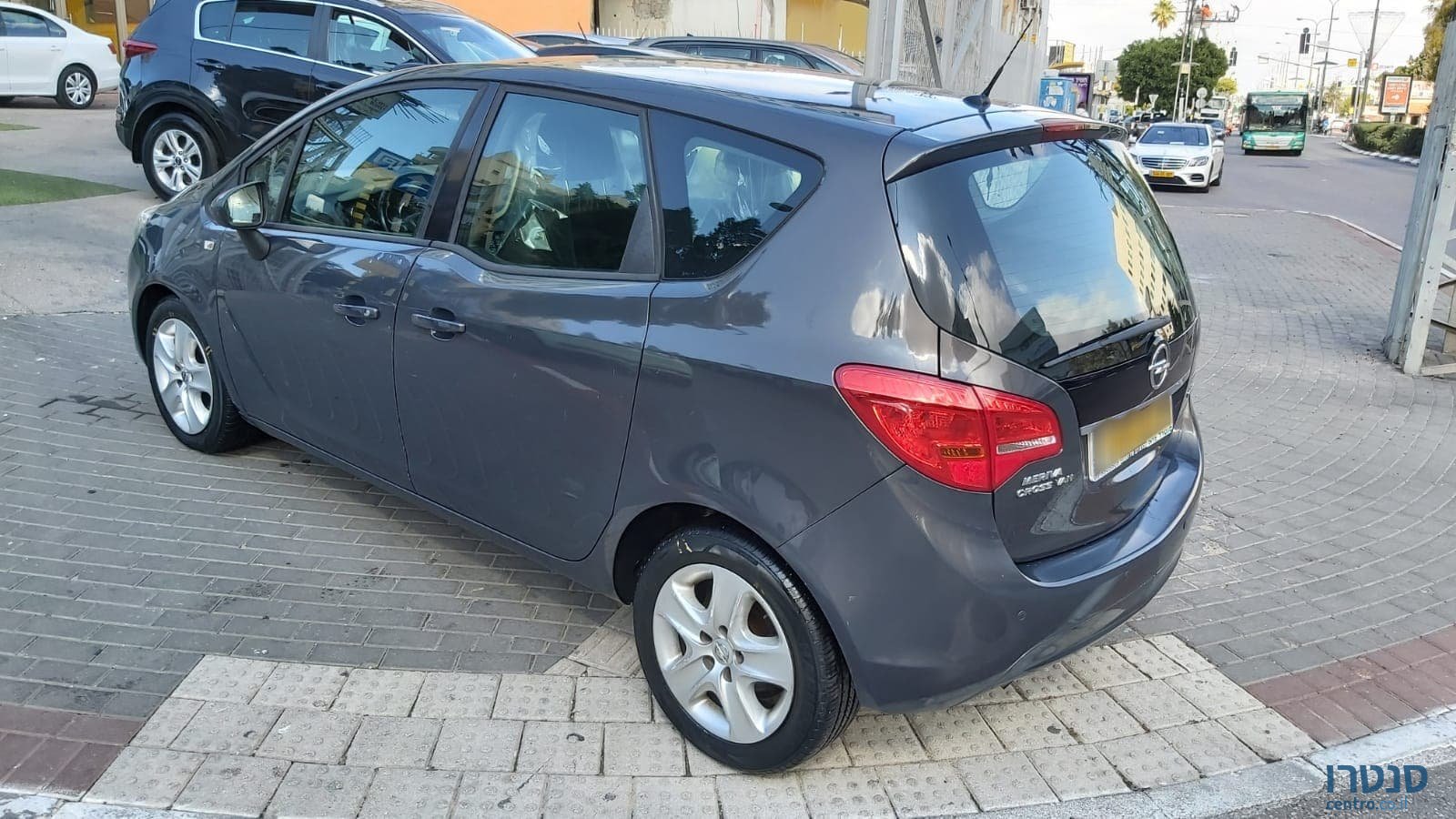 2015' Opel Meriva photo #2
