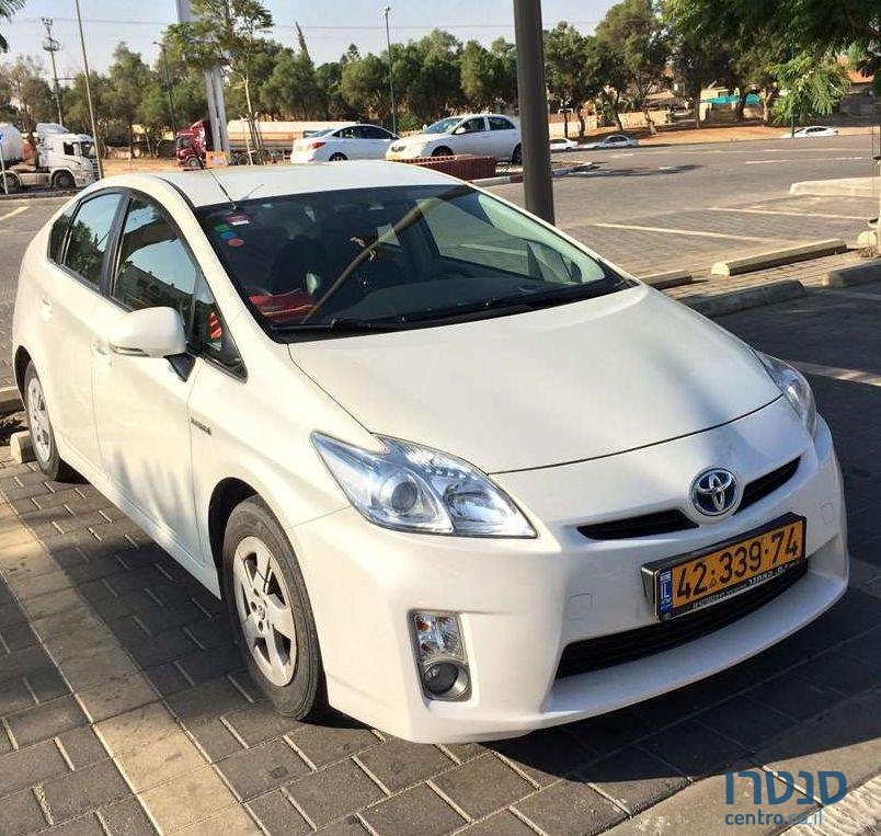 2011' Toyota Prius טויוטה פריוס photo #1