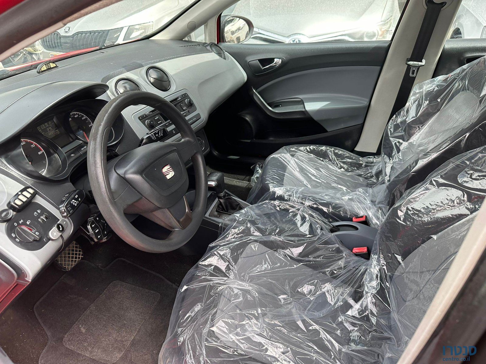 2013' SEAT Ibiza photo #5