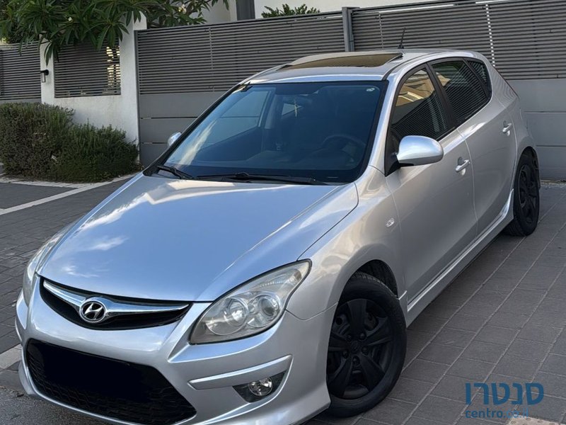2011' Hyundai i30 יונדאי photo #5