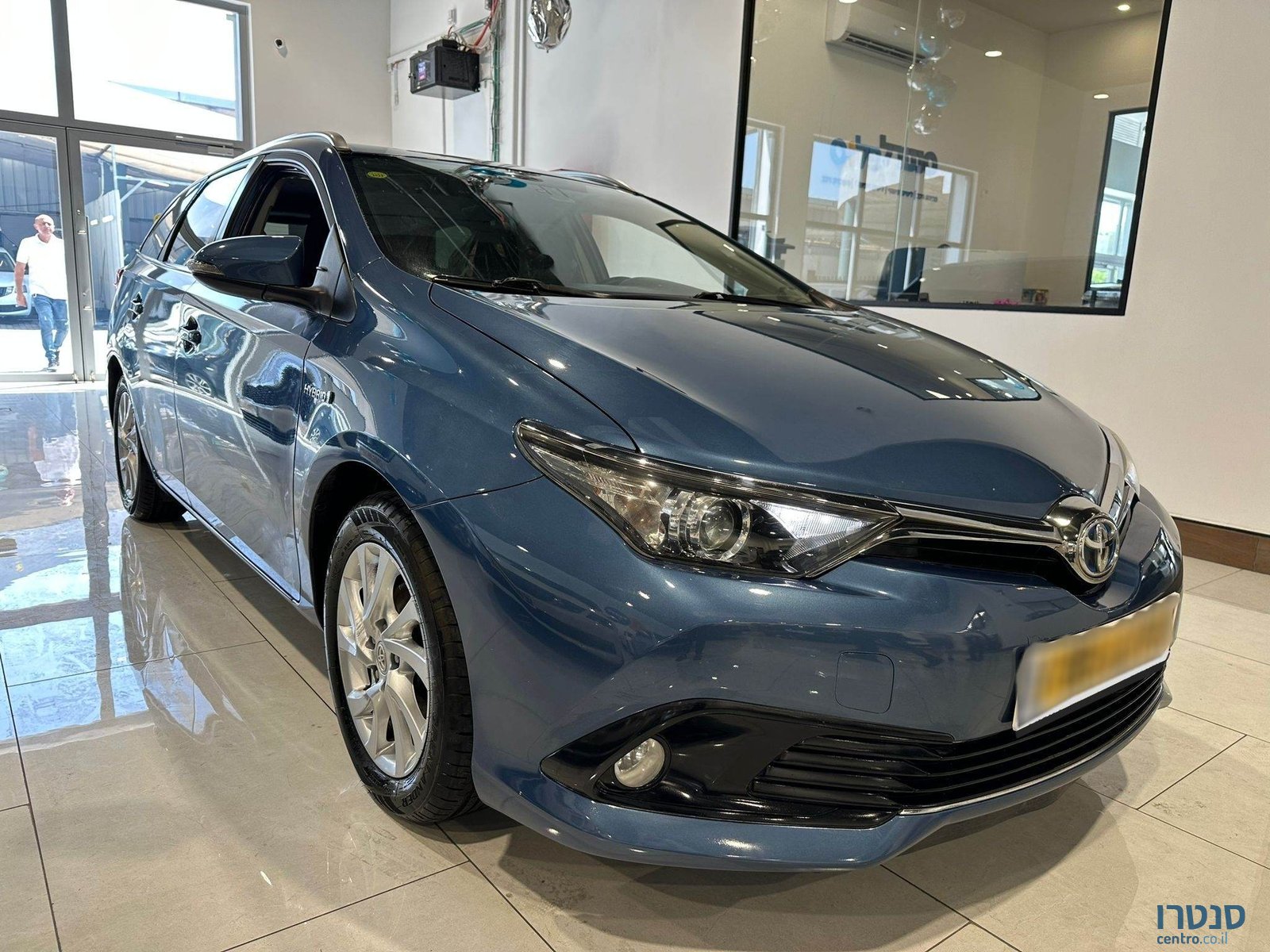 2016' Toyota Auris photo #2