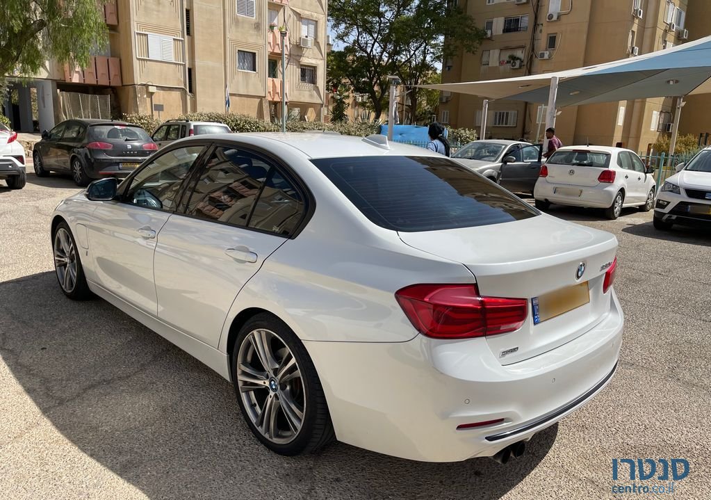 2017' BMW 3 Series ב.מ.וו סדרה 3 photo #4