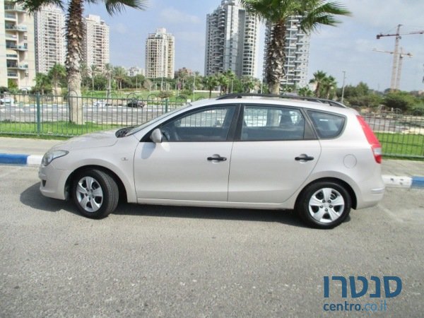 2010' Hyundai i30 photo #1