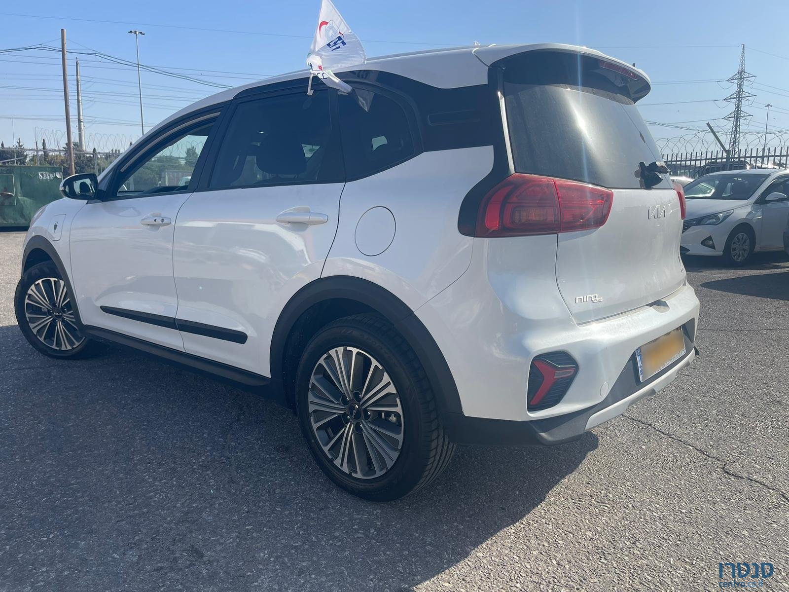 2023' Kia Niro Plus photo #3