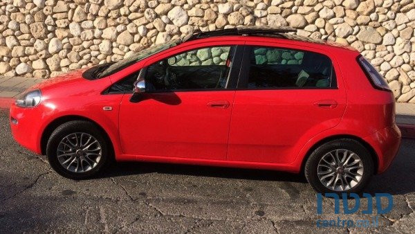 2013' Fiat Punto photo #1