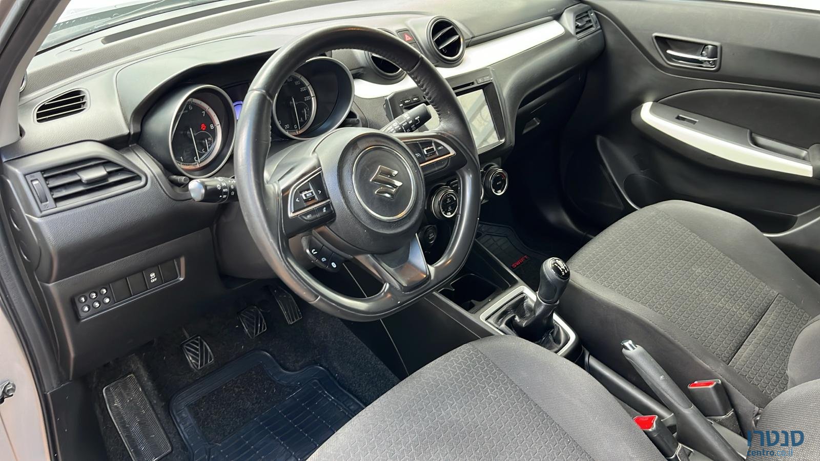 2020' Suzuki Swift photo #3