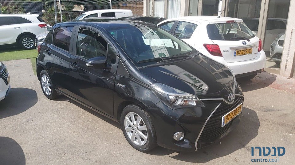 2016' Toyota Yaris photo #1