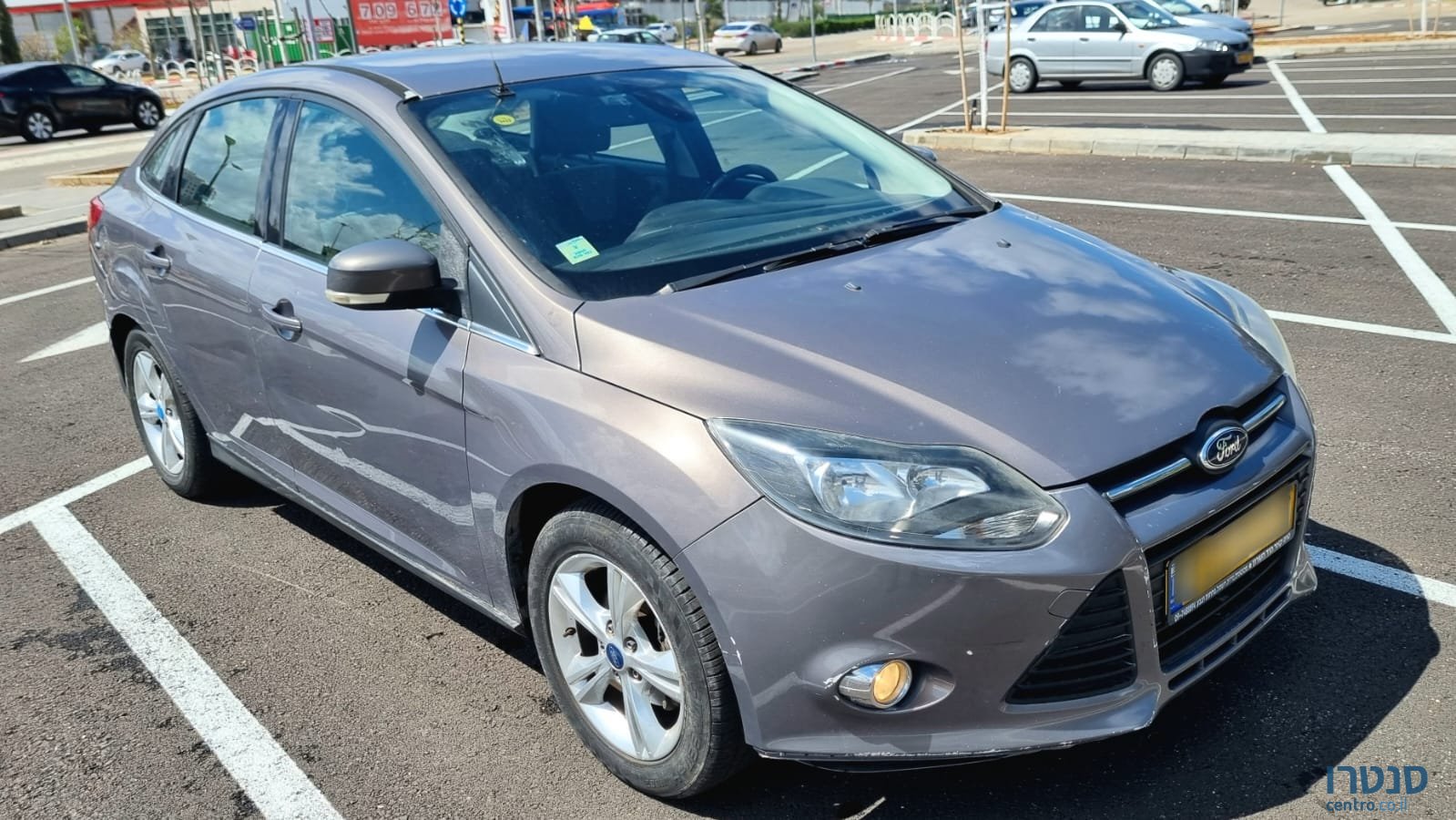 2014' Ford Focus photo #2