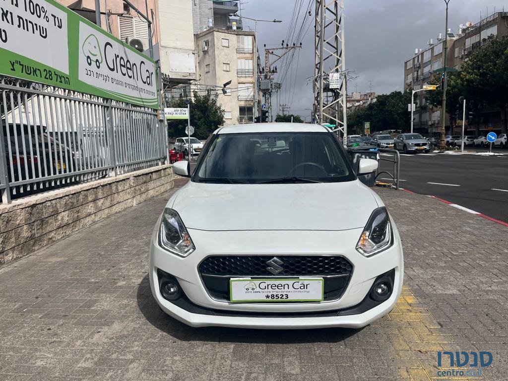 2020' Suzuki Swift GLX photo #1
