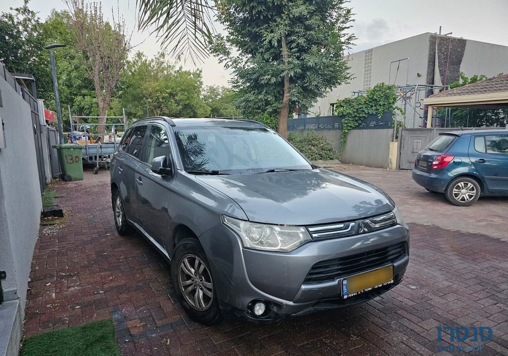 2013' Mitsubishi Outlander מיצובישי אאוטלנדר photo #3