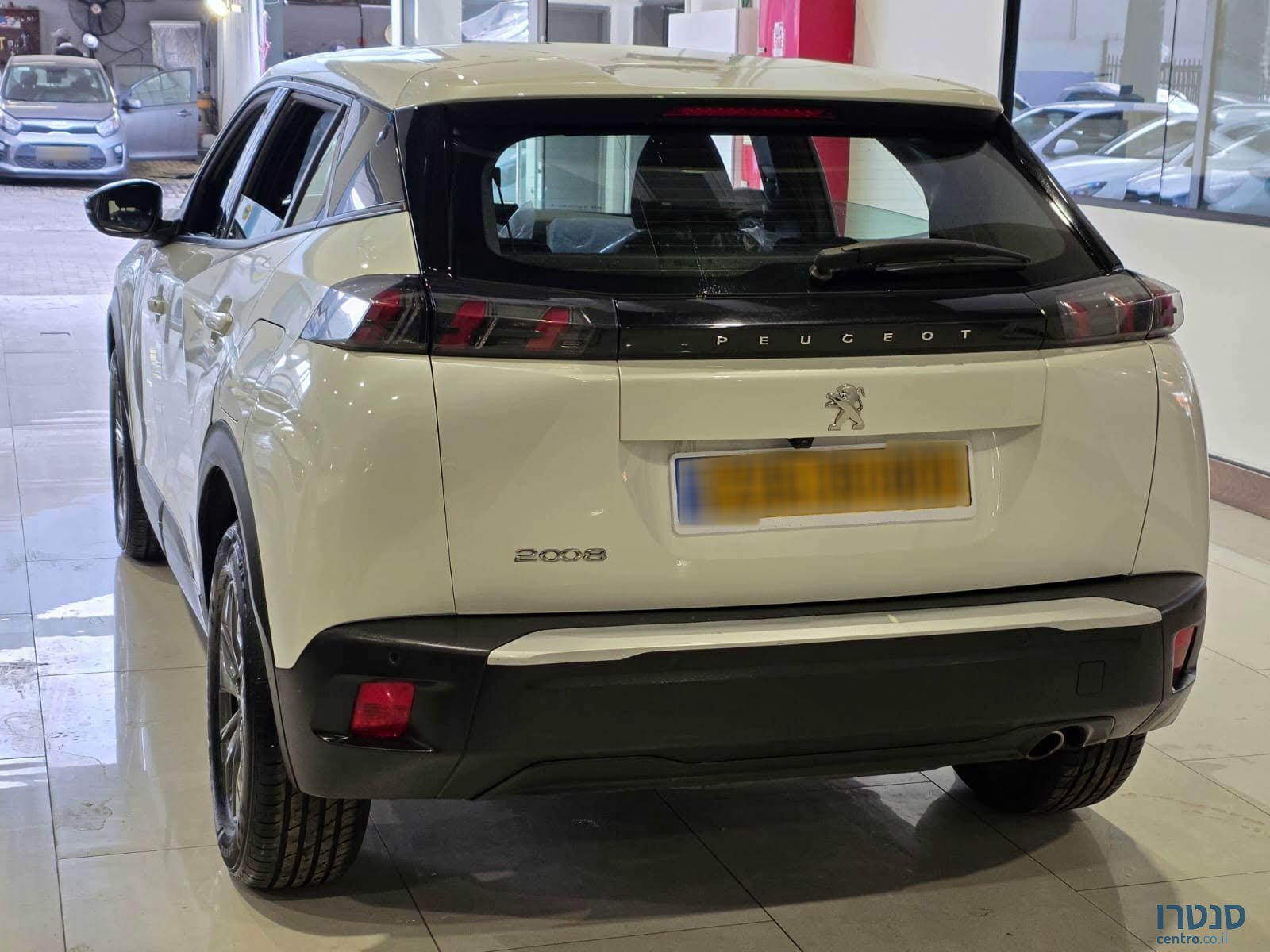 2023' Peugeot 2008 photo #4