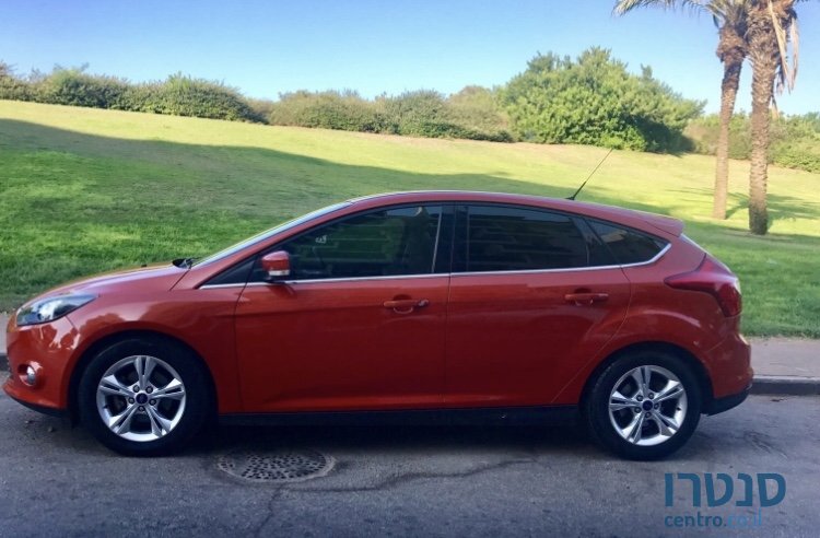 2012' Ford Focus ST photo #1