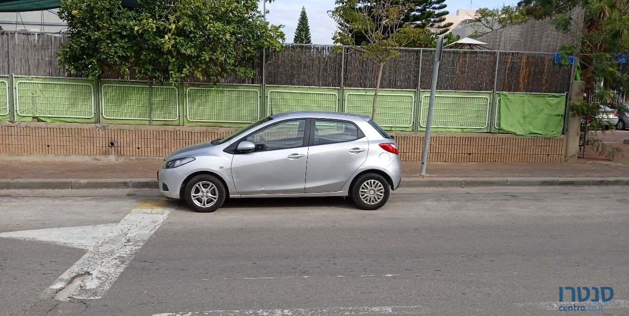 2010' Mazda 2 מאזדה photo #3