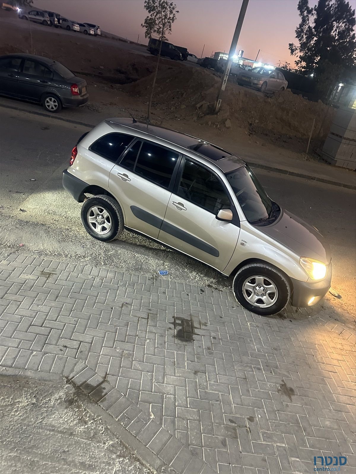 2005' Toyota RAV4 טויוטה photo #1