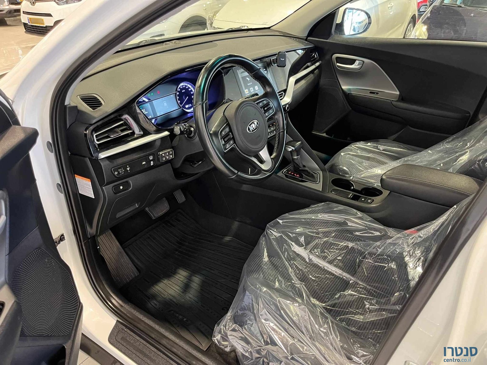 2020' Kia Niro photo #5