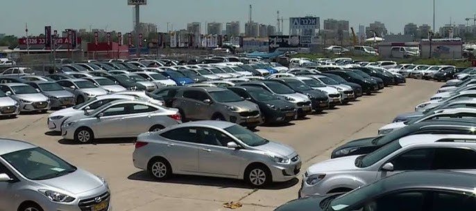 מחיפה לרעננה: כיצד העיריות הפכו לכתובת היחידה לפתרון בעיית אחסון הרכבים החשמליים?