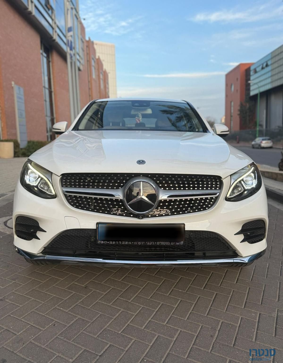 2017' Mercedes-Benz Glc Coupe מרצדס-בנץ photo #2