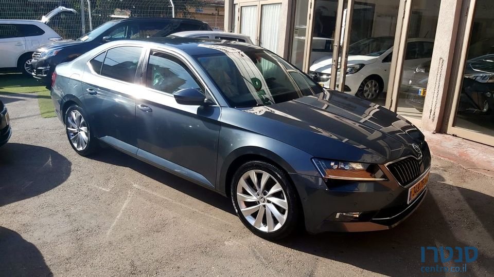 2016' Skoda Superb photo #1