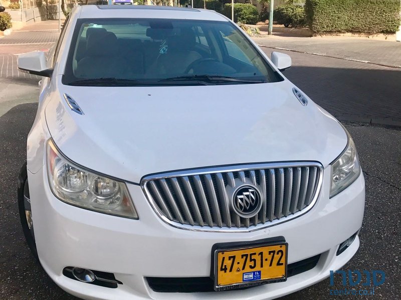 2011' Buick LaCrosse photo #2