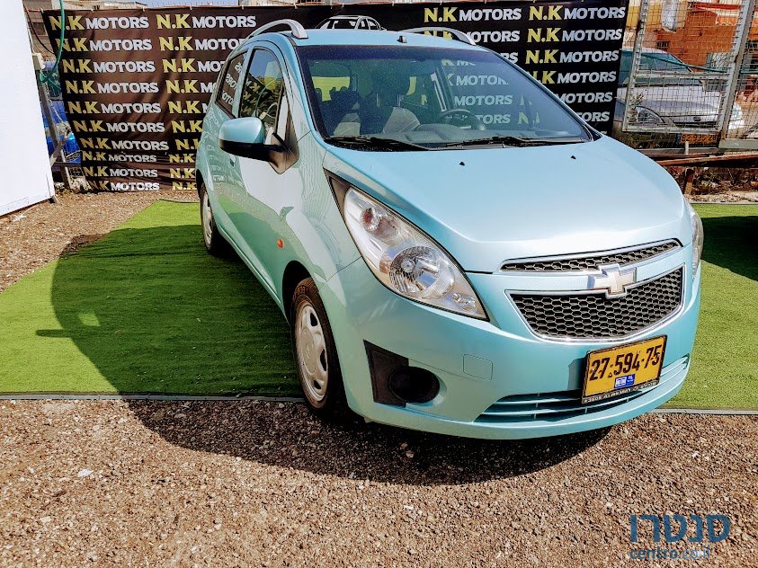 2011' Chevrolet Spark photo #2