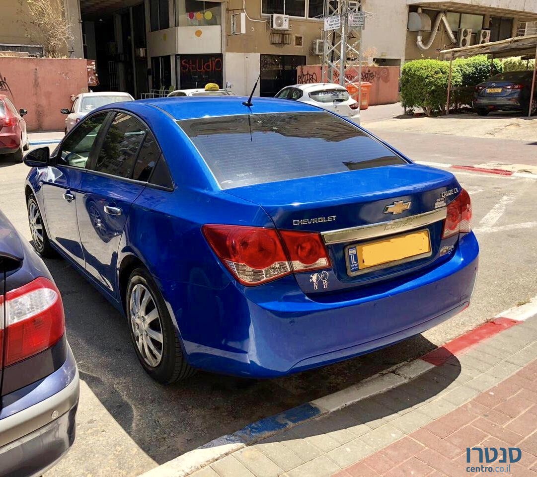 2010' Chevrolet Cruze Седан photo #2