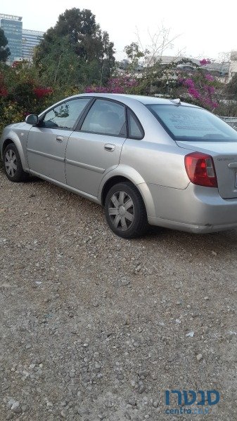 2005' Chevrolet Optra photo #3