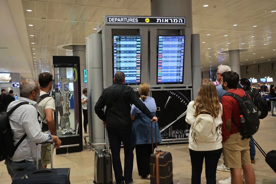 Ben Gurion airport stays open as foreign airlines cancel flights